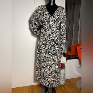 H&M Black and Cream Swirl Pattern Dress